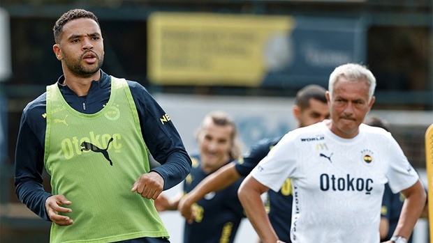 مورينيو: النصيري يعمل بجد ويمنحنا حلولًا هجومية رائعة
