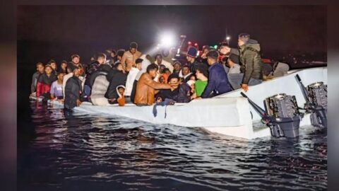 تحرير 76 مهاجرا كانوا محتجزين قسرا جنوب شرق ليبيا