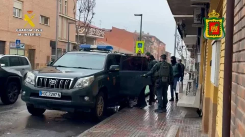الأمن المغربي يساعد إسبانيا في توقيف 7 أشخاص يشتبه في انتمائهم لتنظيم “داعش”