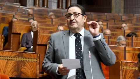 قيوح: 88% من حالات التأخير في الرحلات الجوية مرتبطة بمطارات المصدر