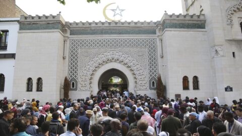 الأحد أول أيام عيد الفطر في فرنسا