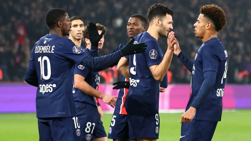 باريس سان جيرمان يكتسح ليل برباعية ويعزز صدارته للدوري