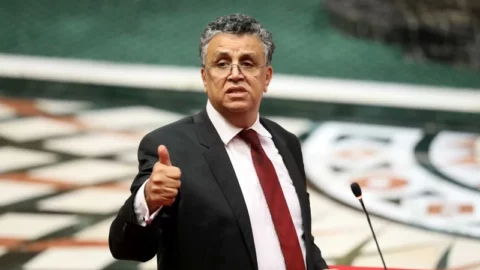 منظمة حقوقية تطالب وهبي بالتراجع الفوري عن تصريحاته ضد مؤسسات دستورية