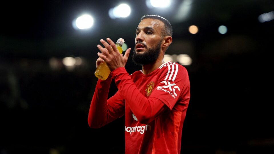 مزراوي: التنوع في المراكز جعلني لاعبًا أكثر شمولية مع مانشستر يونايتد