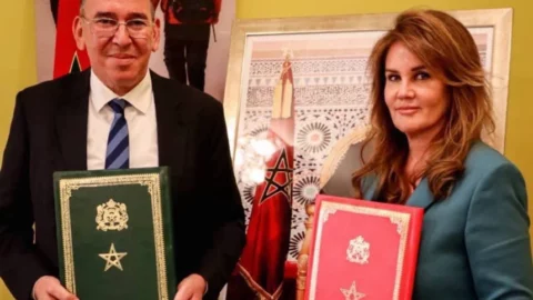 اتفاقیة شراكة بین عصبة حمایة الطفولة ووكالة الإنعاش بالأقاليم الجنوبية