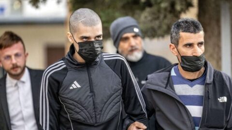 أحمد مناصرة يعانق الحرية بعدما سرقت السجون الإسرائيلية طفولته