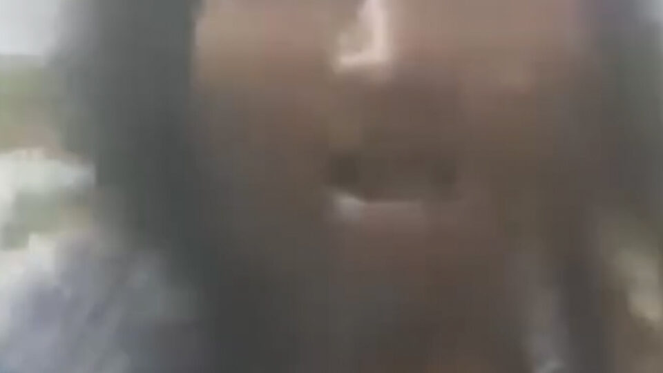 “أميمتي خرجت فيا طيارة!”.. مغربي يوثق نجاته من حادث سقوط طائرة بجوار مطار فاس سايس