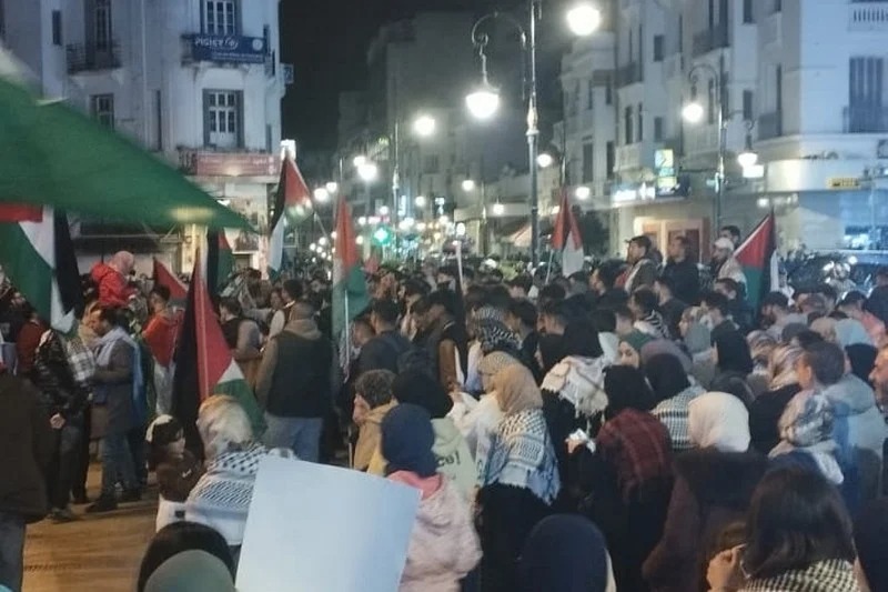 طنجة تحتشد في أول اعتصام تضامني ضد “القتل والحصار والتطبيع”