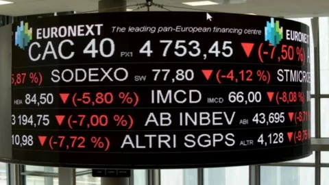 البورصات الأوروبية تسجل انهيارا في مواجهة حملة التعرفات الجمركية
