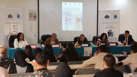 أساتذة وباحثون يقاربون دور التلفزيون في صناعة القيم
