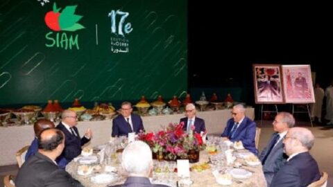 الملك يقيم مأدبة عشاء على شرف المدعوين والمشاركين في الملتقى الدولي للفلاحة