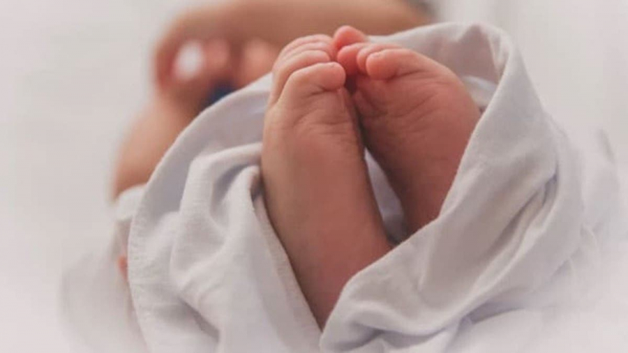 ممرض ينجح في مساعدة امرأة على وضع مولودها مستعينا بتقنية الإتصال المرئي