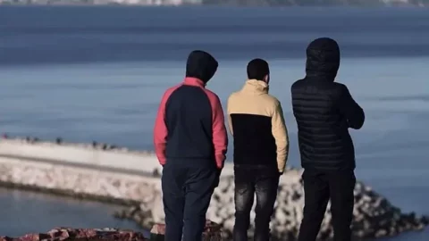 تقرير: تراجع الشعور بالانتماء والمعنى لدى الشباب في المغرب