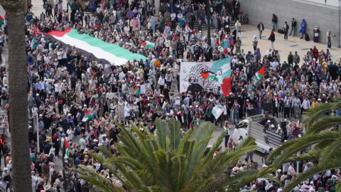 “رفضاً للتطبيع والتقتيل”.. مسيرة شعبية في الرباط تضامنا مع غزة