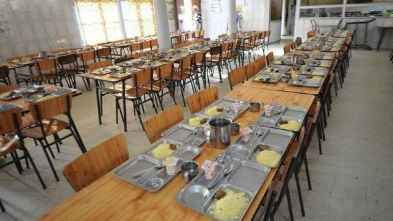 تقرير يكشف تدهور جودة الطعام وصعوبة ظروف الاستحمام بالأحياء الجامعية