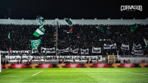 فصائل الرجاء تصف الموسم بـ”الكارثي” وتطالب بجمع عام استثنائي