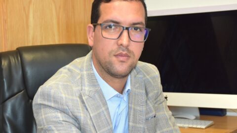 من يُخلص الصحافة من قبضة أخنوش؟