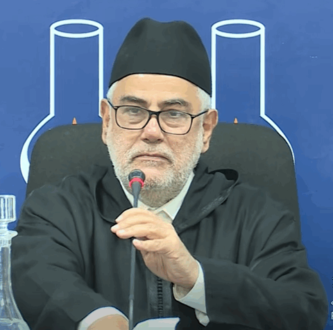 ابن كيران يهاجم “التماسيح”: اخرجوا إلى العلن بدل الاختباء و”دعوا الملك في التيقار”