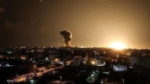 مبعوث الأمم المتحدة يحض إسرائيل على “الوقف الفوري” لهجماتها على سوريا