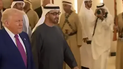 ترامب يصل إلى الإمارات في آخر محطة ضمن جولته الخليجية