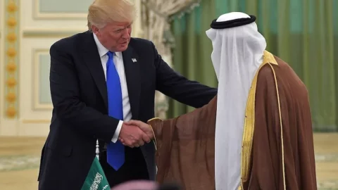 ترامب يلتقي قادة الخليج في السعودية