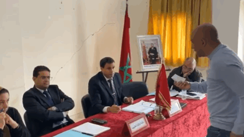 اتهامات بالفساد بين رئيس جماعة ومستشار منتميين لـ “الأحرار”