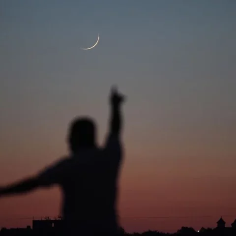 بعد انقسام مسلمي فرنسا حول غرة رمضان.. المجلس الفرنسي للديانة الإسلامية ينتقد إعلان “المسجد الكبير”