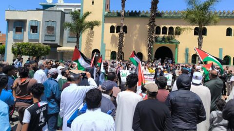 آلاف المغاربة يتظاهرون بالعديد من المدن نصرة لقطاع غزة المحاصر