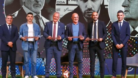 الركراكي يُكَرم في مدريد خلال مؤتمر دولي للمدربين