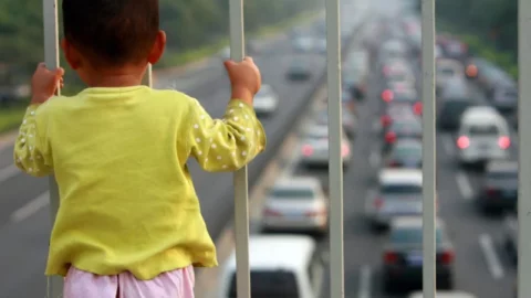 علاج غير جراحي يعزز التفاعل لدى المصابين بالتوحد