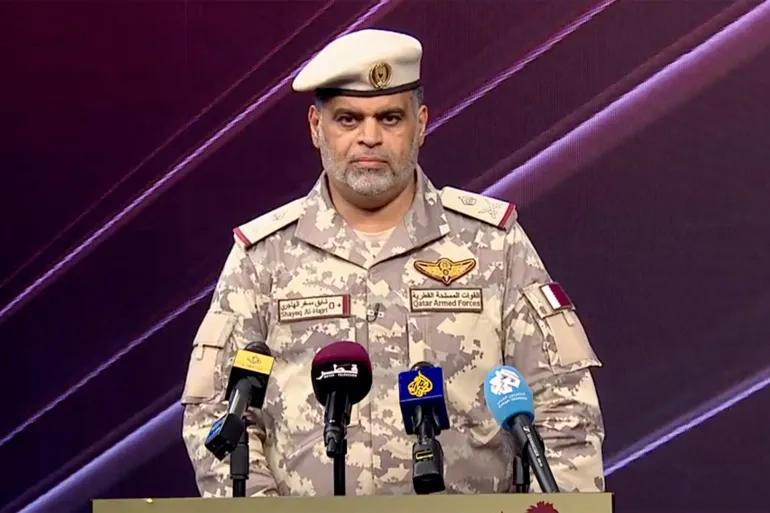 قطر: صاروخ واحد وصل إلى قاعدة العديد مقابل اعتراض 18 صاروخ آخر