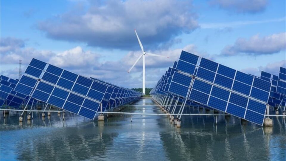مشاريع الطاقة المتجددة خلال 2024 خفضت الفاتورة العالمية بـ57 مليار دولار