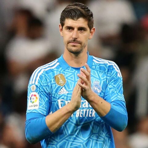 كورتوا مستمر مع ريال مدريد حتى 2027
