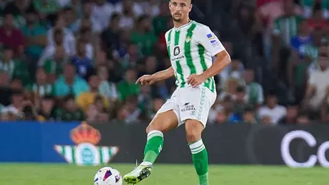 المدافع الإيطالي لويز فيليبي من مرسيليا الى رايو فايكانو