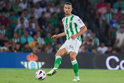 المدافع الإيطالي لويز فيليبي من مرسيليا الى رايو فايكانو