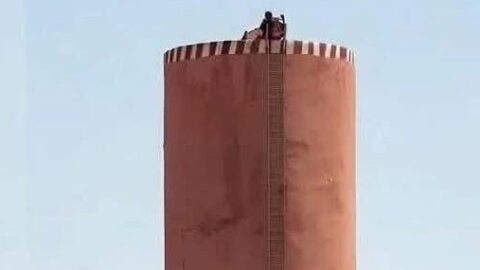 من حرقة الفقد إلى عنف الرد.. اعتصام ينتهي بجريمة ويجر انتقادات واسعة