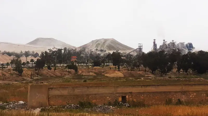 بيئة مُنهكة ومدن يخنقها التهميش.. الوجه الآخر لصناعة الفوسفاط بالمغرب