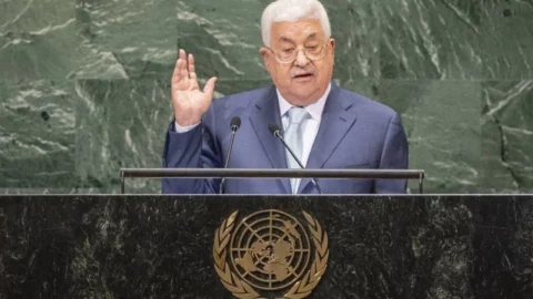 أمريكا تلغي تأشيرات قادة فلسطينيين