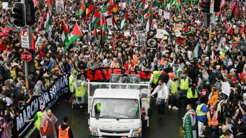 عشرات الآلاف يتظاهرون في إيطاليا ضد الإبادة الجماعية في غزة