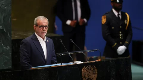 إعادة فرض عقوبات الأمم المتحدة على إيران يوم السبت