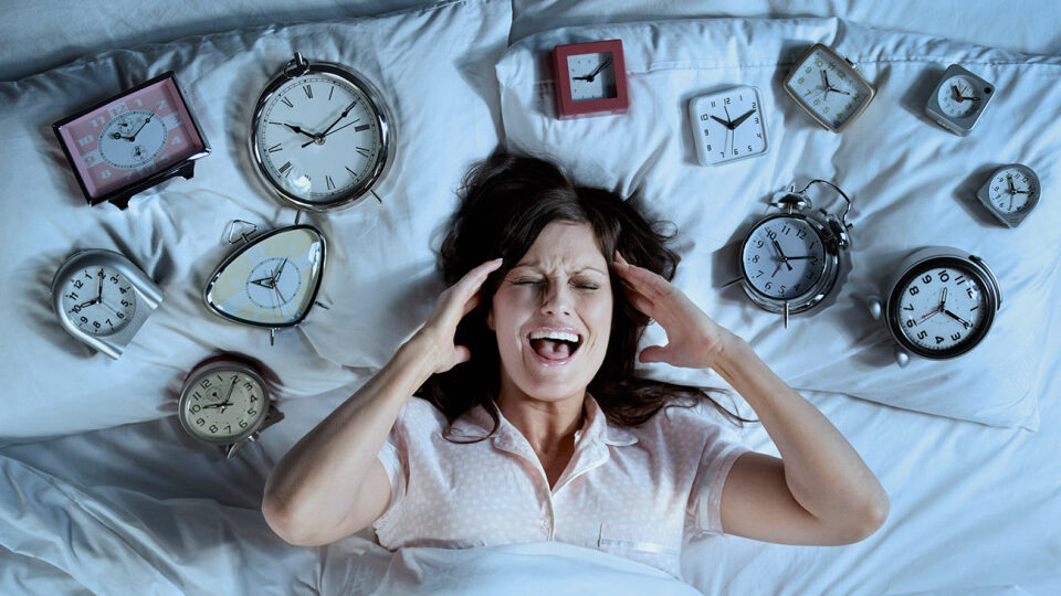 خبراء طب بأمريكا يحذرون من مخاطر التوقيت الصيفي ويطالبون بإلغائه