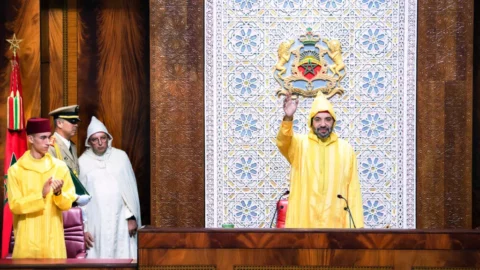 الملك: تأطير المواطنين ليست مسؤولية الحكومة وحدها