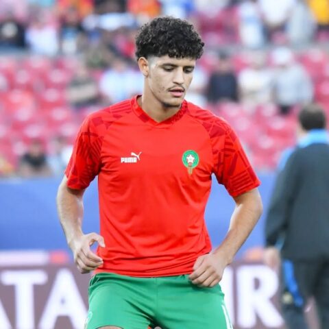 إسماعيل باعوف يسهم في صعود ناديه كامبور إلى دوري “إيرديفيزي”