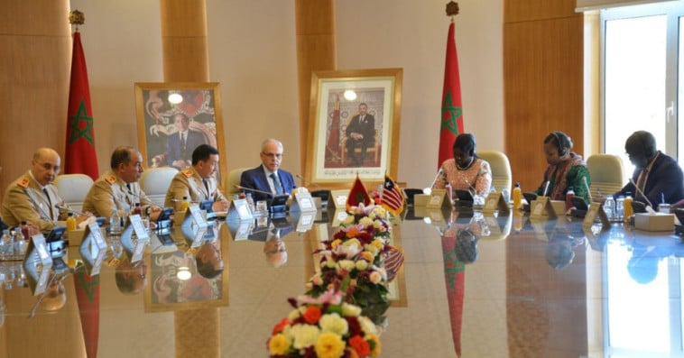 المغرب وغامبيا يوقعان اتفاقا للتعاون في المجال العسكري