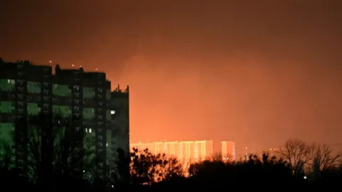 قتلى وجرحى في هجوم روسي كبير على كييف