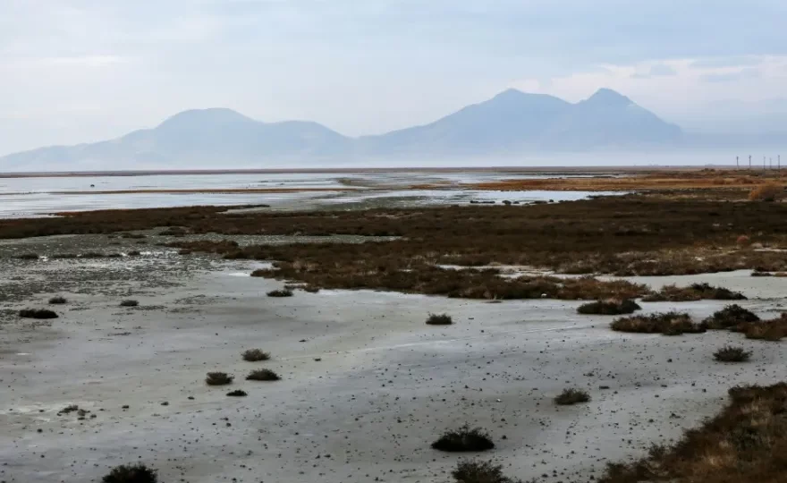إيران تباشر عمليات تلقيح سحب في ظل الجفاف الحاد