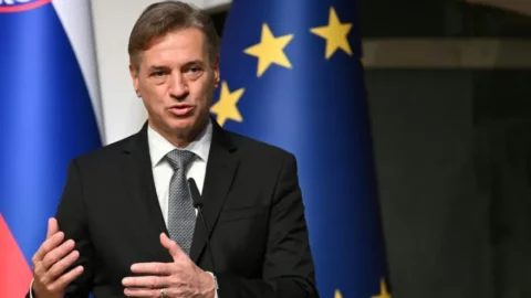 سلوفينيا تجري استفتاء بشأن قانون الموت الرحيم