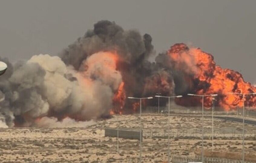 تحطم مقاتلة هندية في معرض دبي للطيران