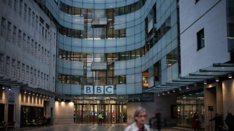 “بي بي سي” تقول إنها “ستنظر” في رسالة من ترامب تتضمن تهديدا بمقاضاتها