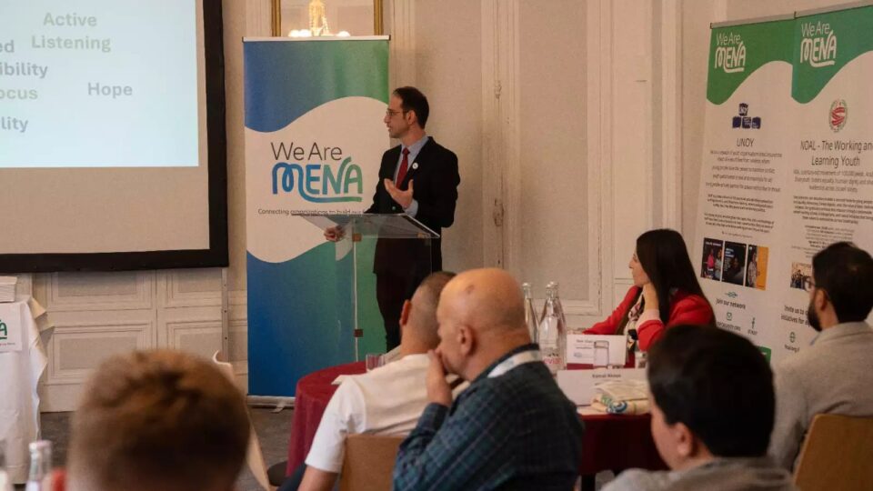 منتسبون للحركة الصهيونية يستقطبون جمعيات مغربية لـ”التأثير في التعليم”